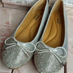 TOP Moda Glittering Silver Flats with Bow